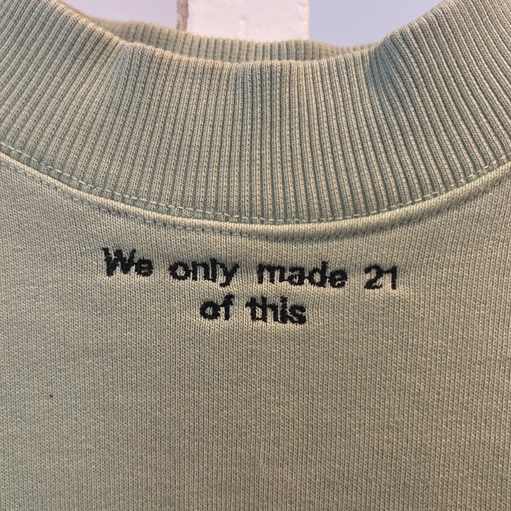 AVAVAV sweater - Picture 2 of 2